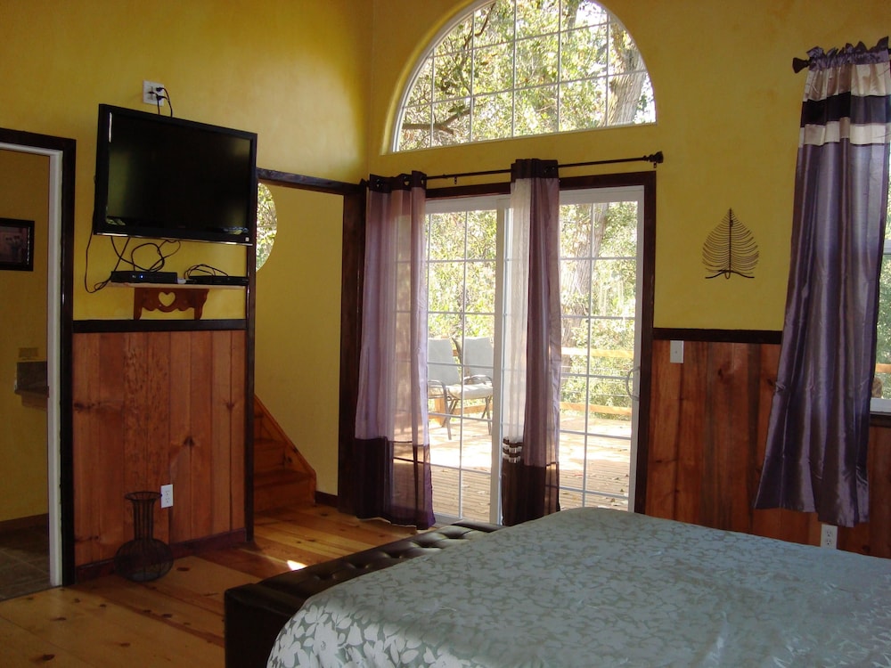Sequoia Riverfront Cabins 29/71