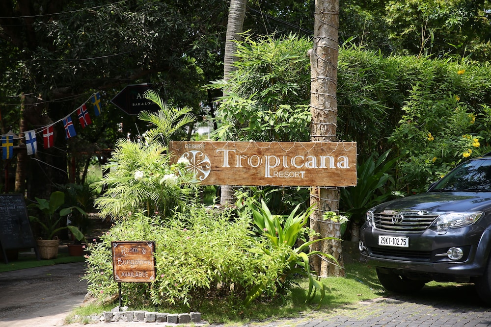 Tropicana Resort 63/74