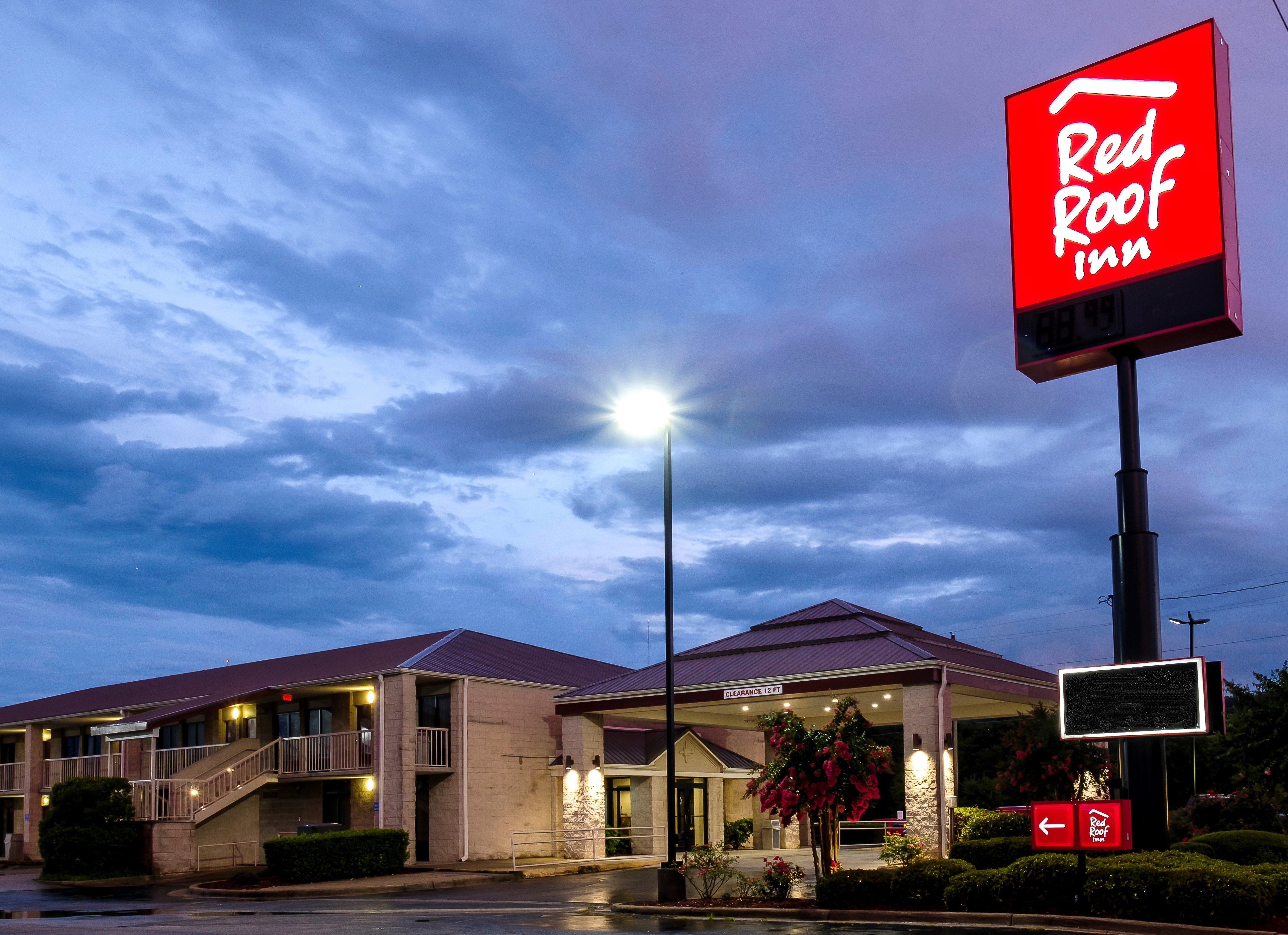 Red Roof Inn Gadsden 2/10