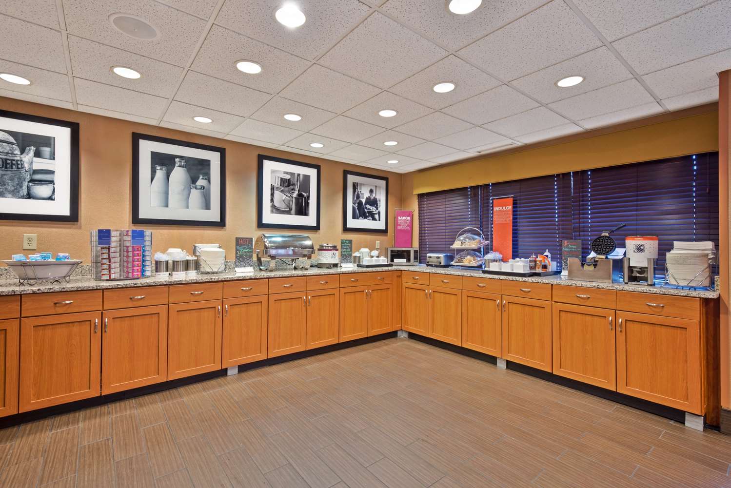 restaurant cafeteria