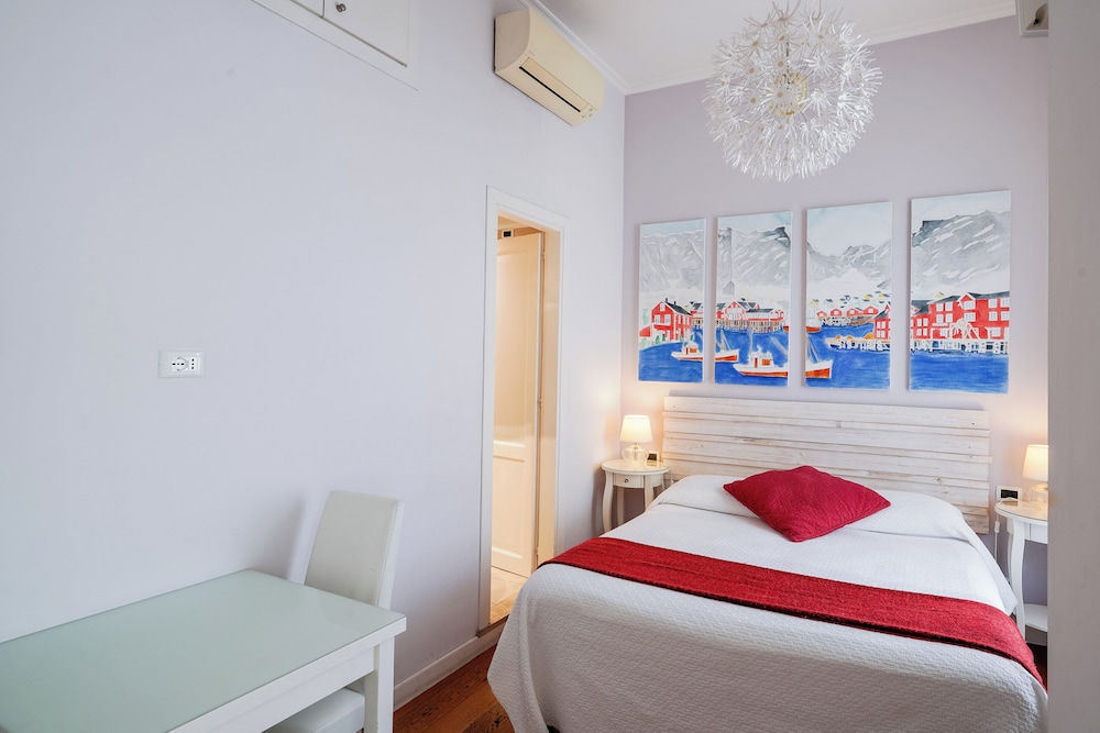 SUPERIOR, QUEEN BED