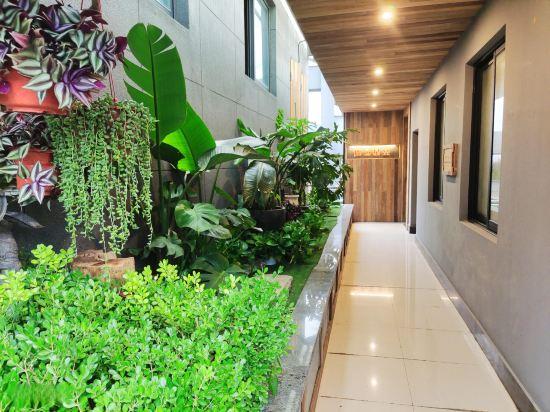 Qilu City Art Hotel 37/39
