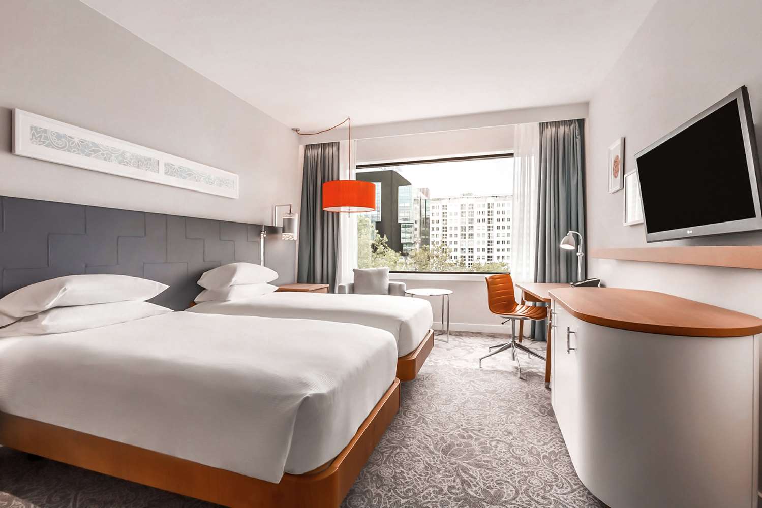 ROOM, TWIN BEDS