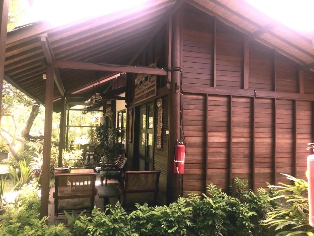 Gazebo Beach Hotel 3/50
