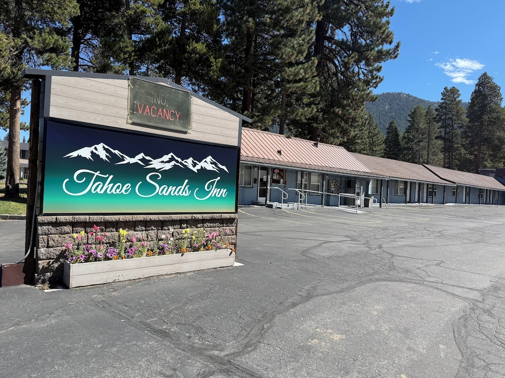 Pinewood Inn 48/55