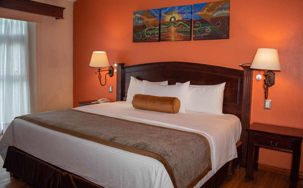 Villa Mercedes San Cristobal 8/75