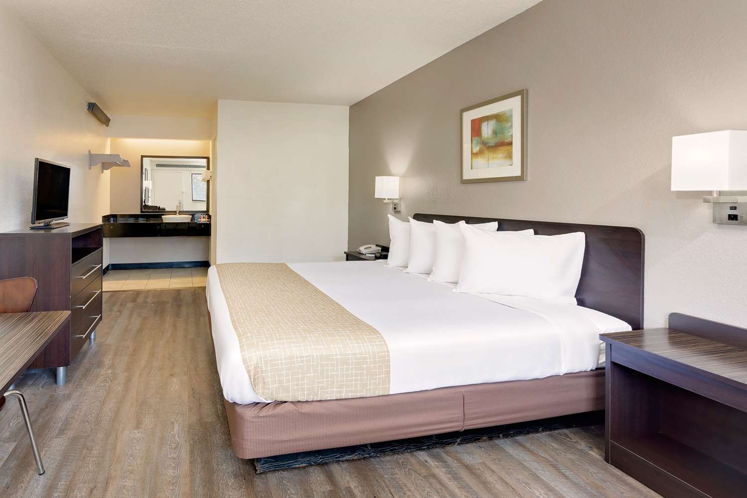 Travelodge by Wyndham College Park 14/25
