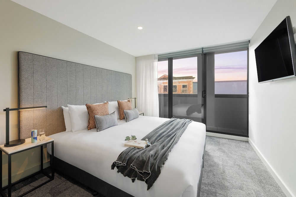 Superior, Studio, Apartment, King Bed, Balcony