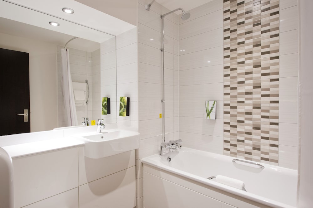 Premier Inn Bristol City Centre Lewins Mead 54/54