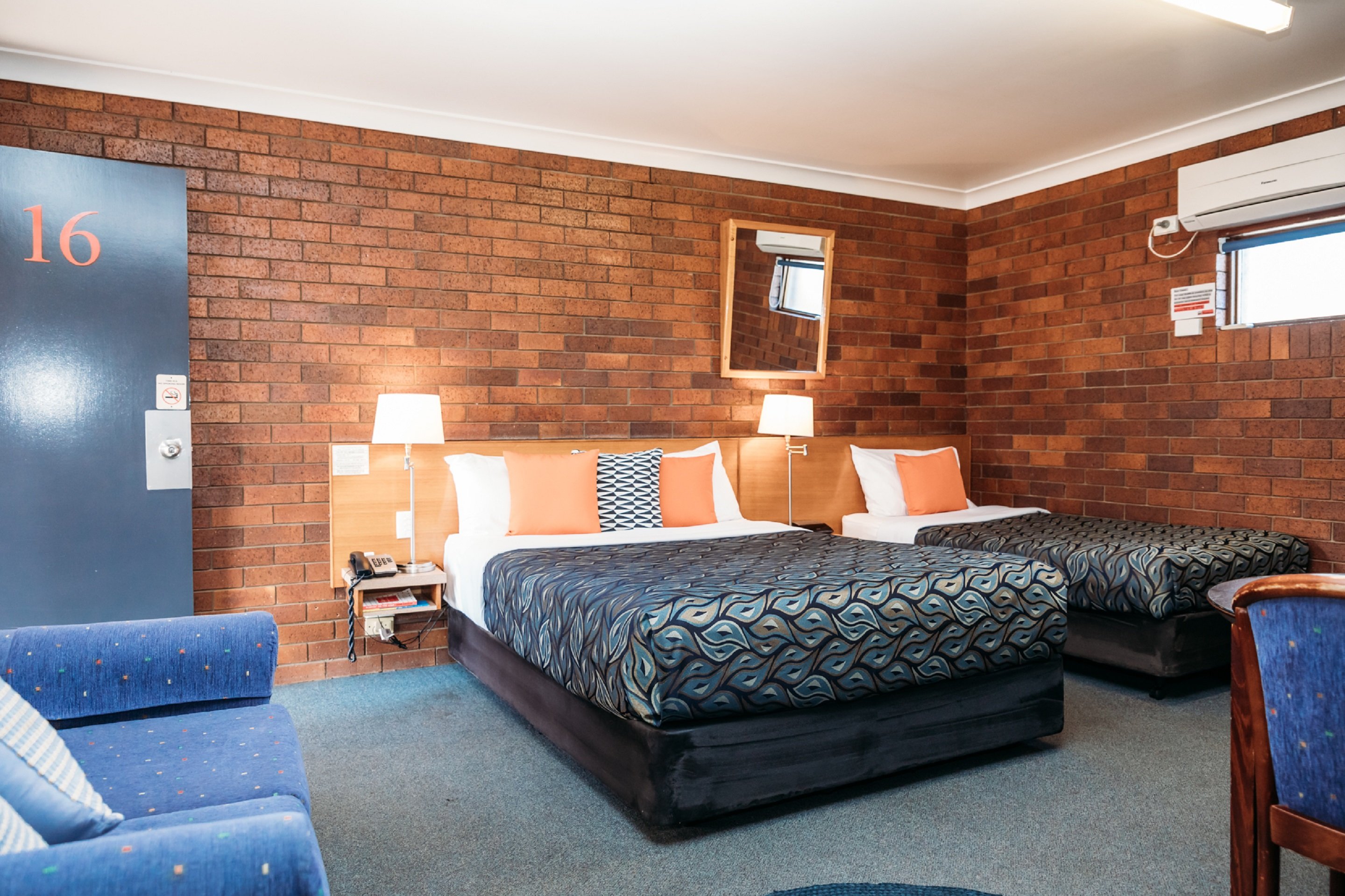 Country Pathfinder Motor Inn 17/47