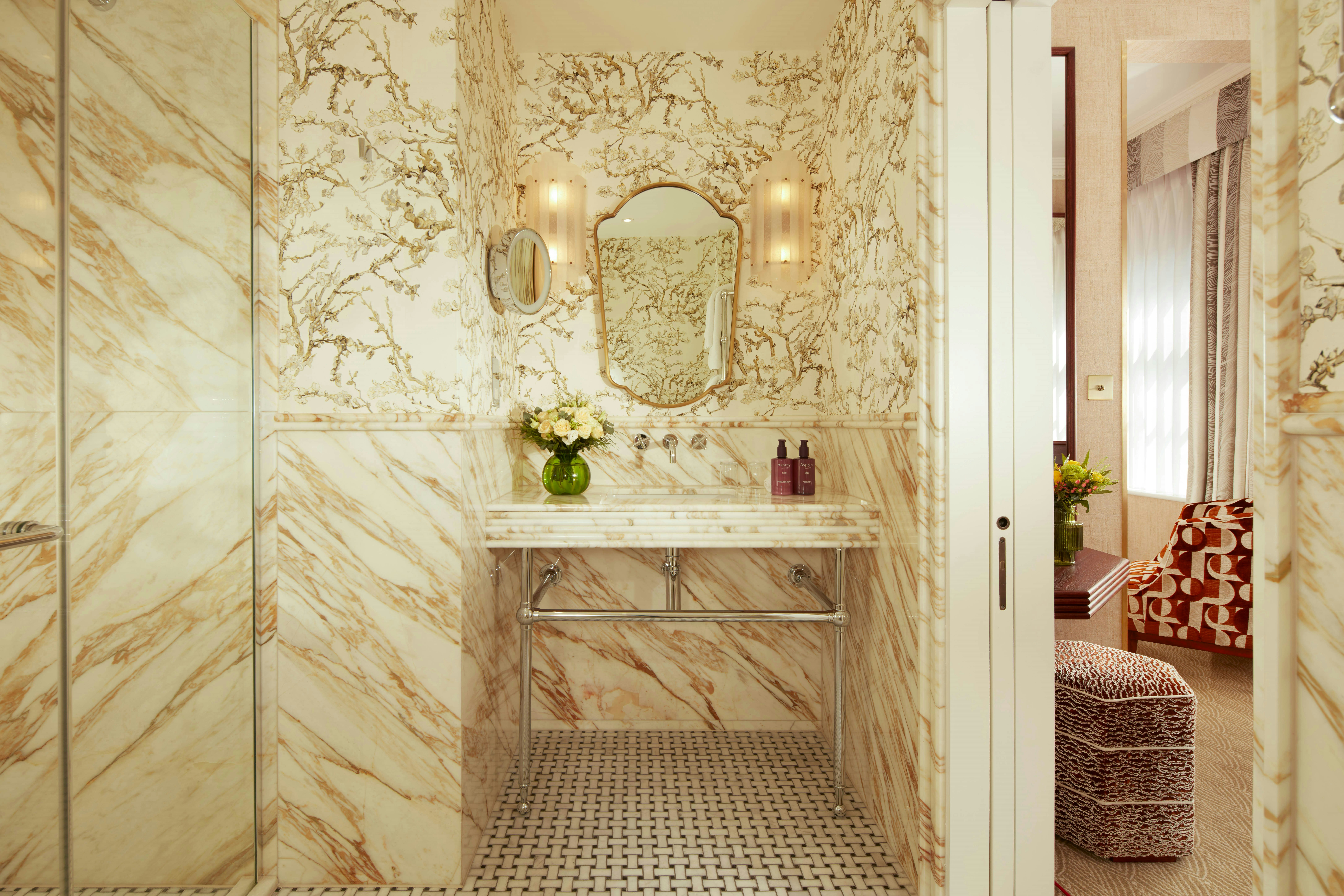 Flemings Hotel Mayfair 10/80