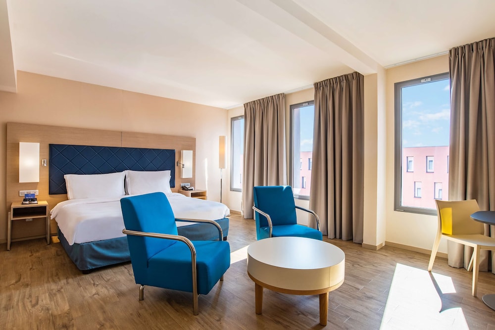 Radisson Blu Hotel Toulouse Airport Formerly Radisson Sas 24/74