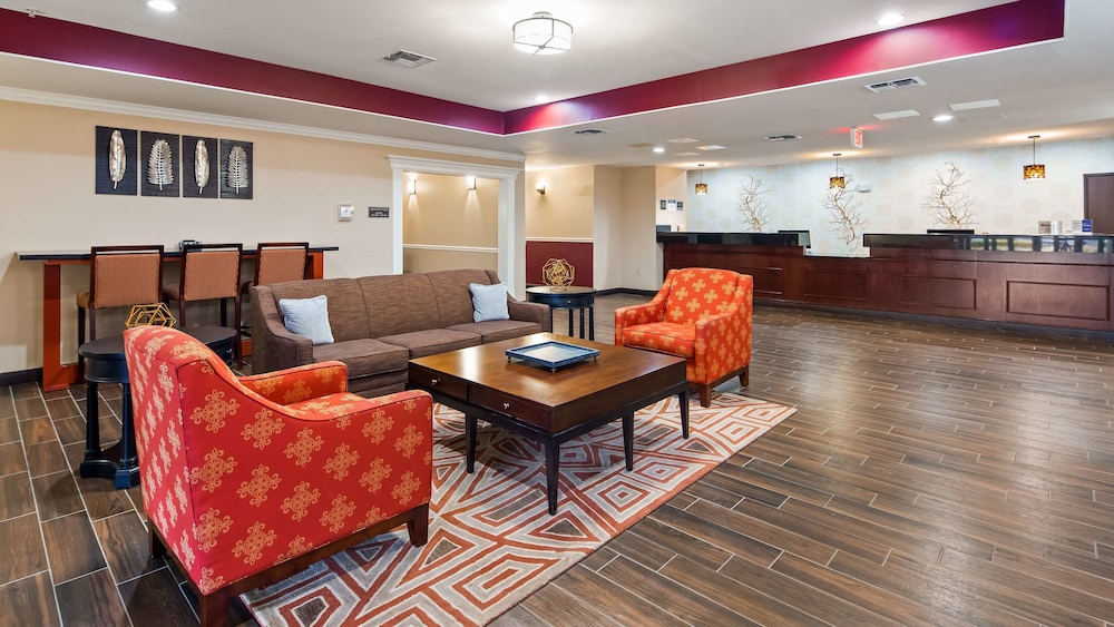 Best Western Plus Burleson Inn & Suites 22/32