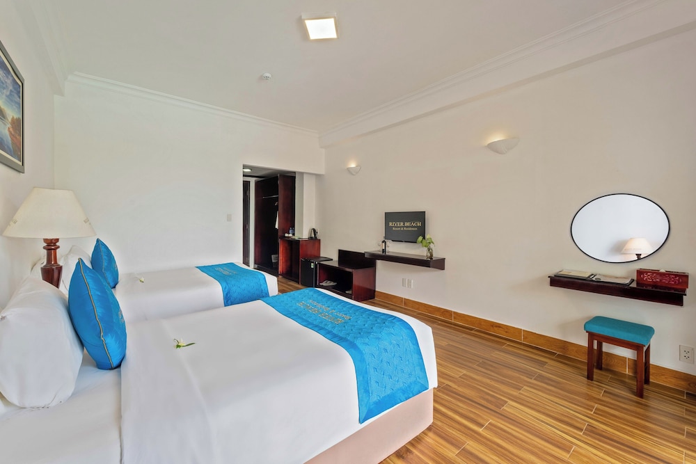 Deluxe Twin Room With City View