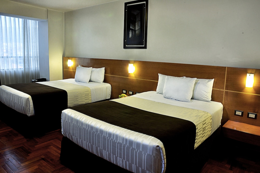 STANDARD, DOUBLE BED, CITY VIEW