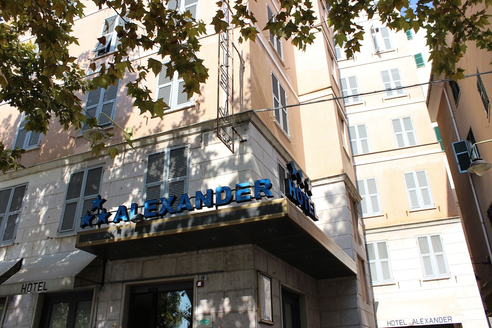 New Alexander Hotel 8/33