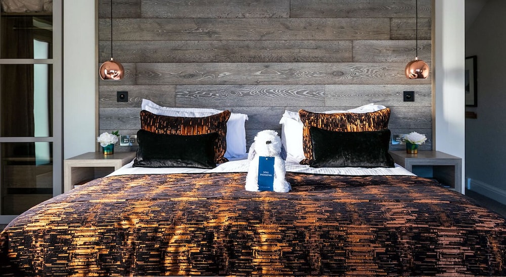 Low Wood Bay Resort Spa 24/81