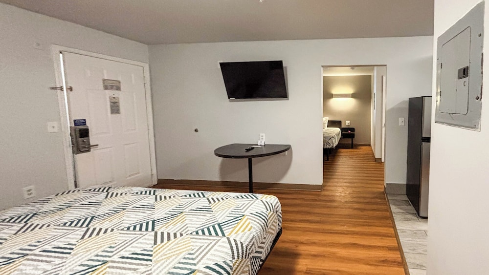 Motel6 Greenville, SC 25/60