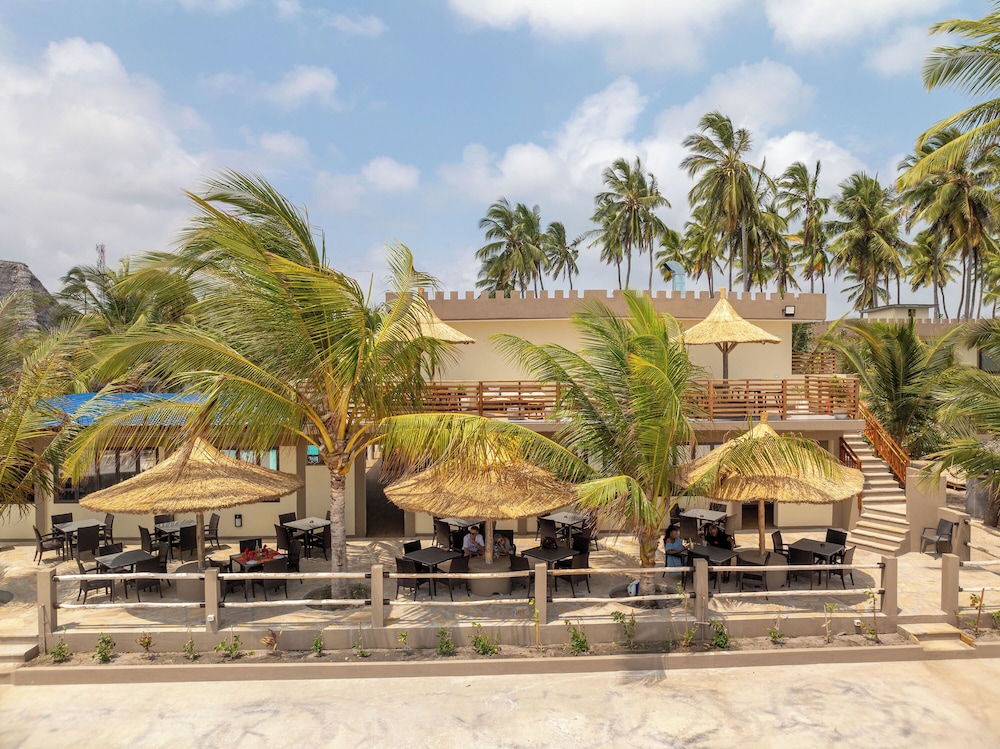 Blackstone Beach Resort 30/40