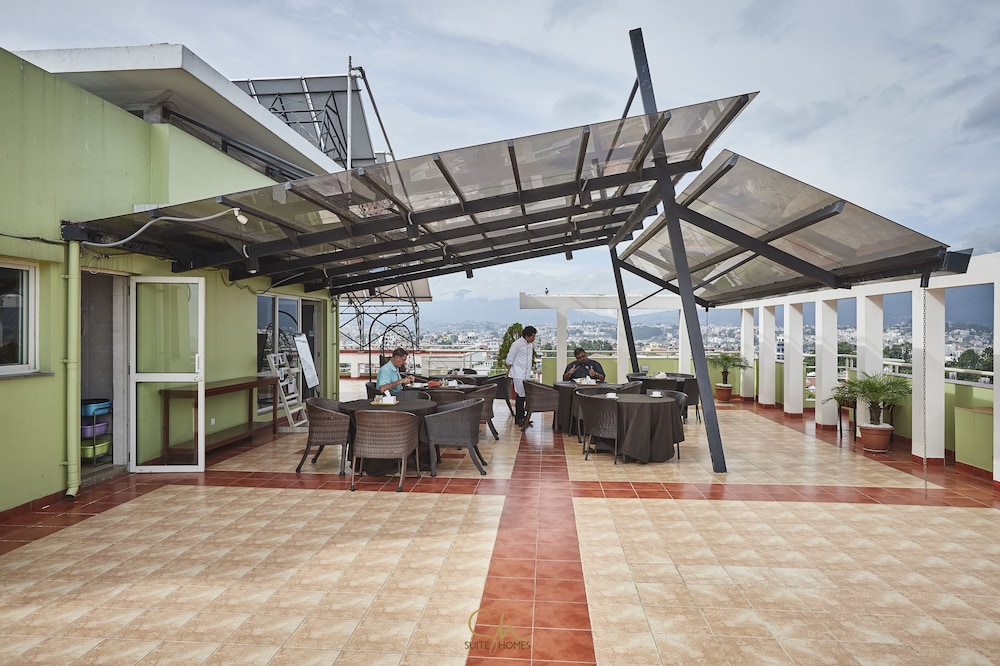 Suite Homes 46/50