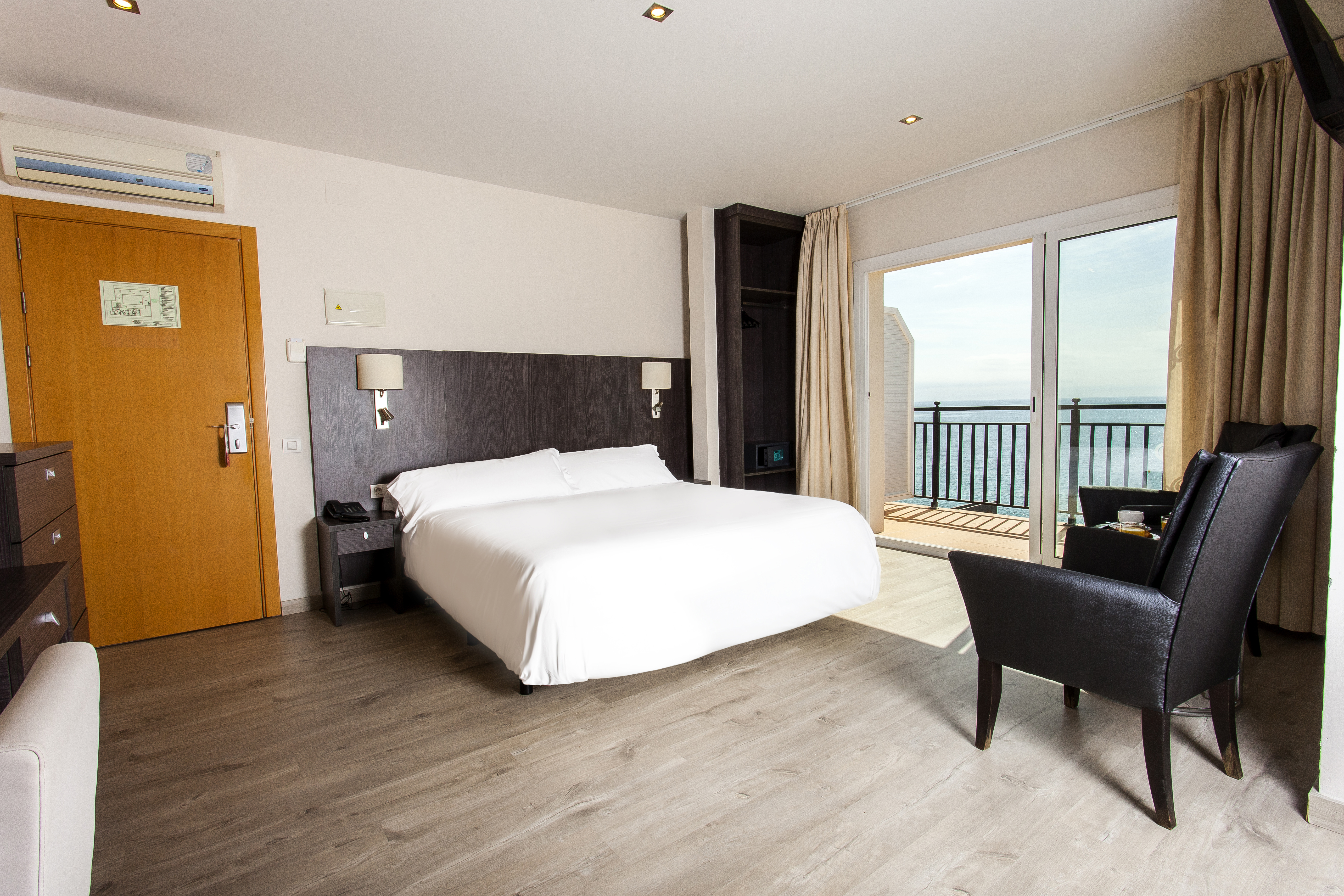 Superior, Double Bed, Sea View