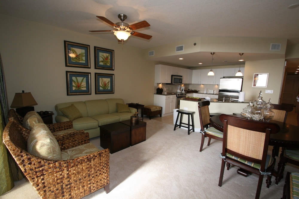Grand Panama Beach Resort by Emerald View Resorts 56/77