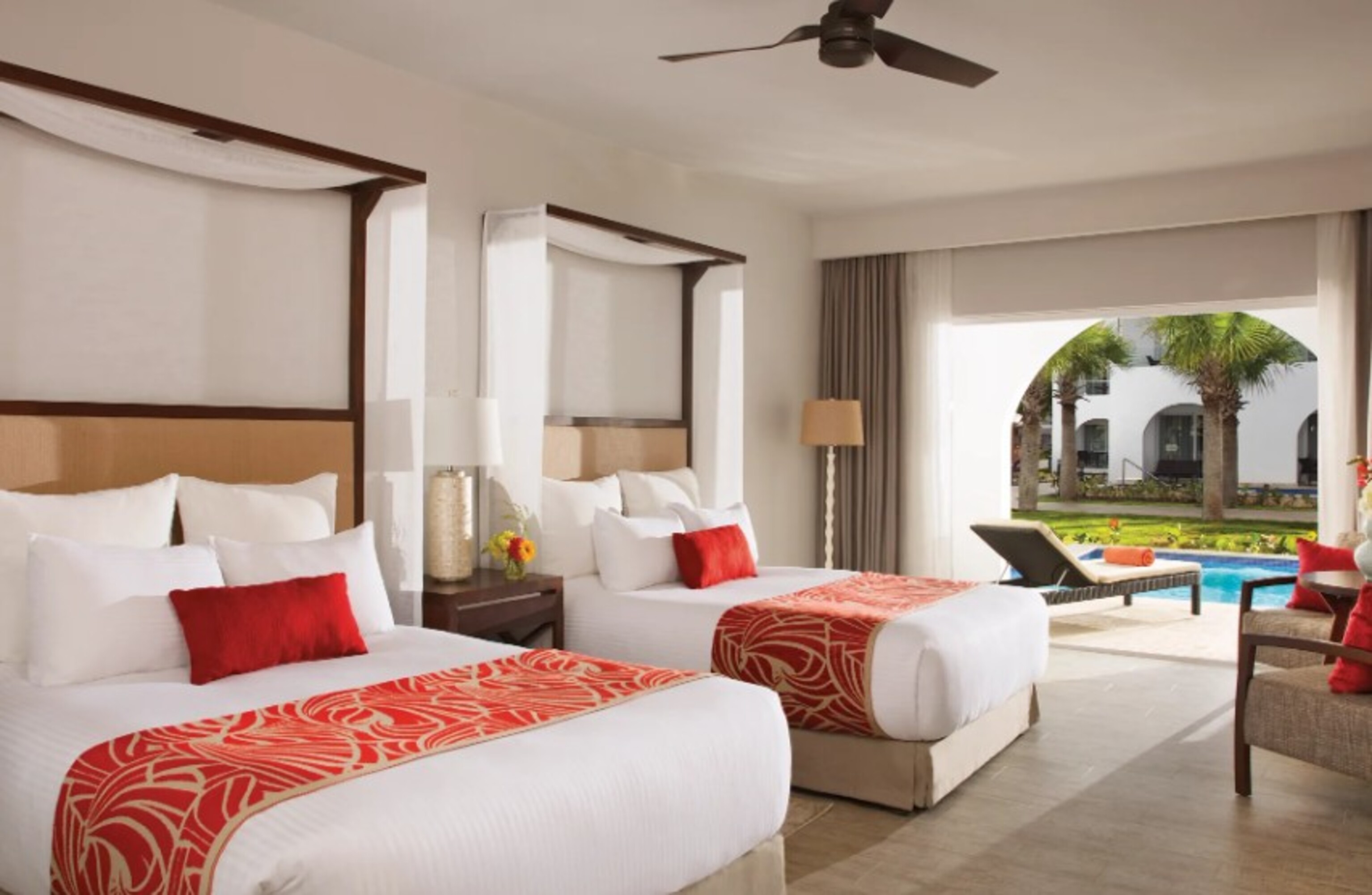 Preferred Club, Swim Up, Deluxe, Double Bed