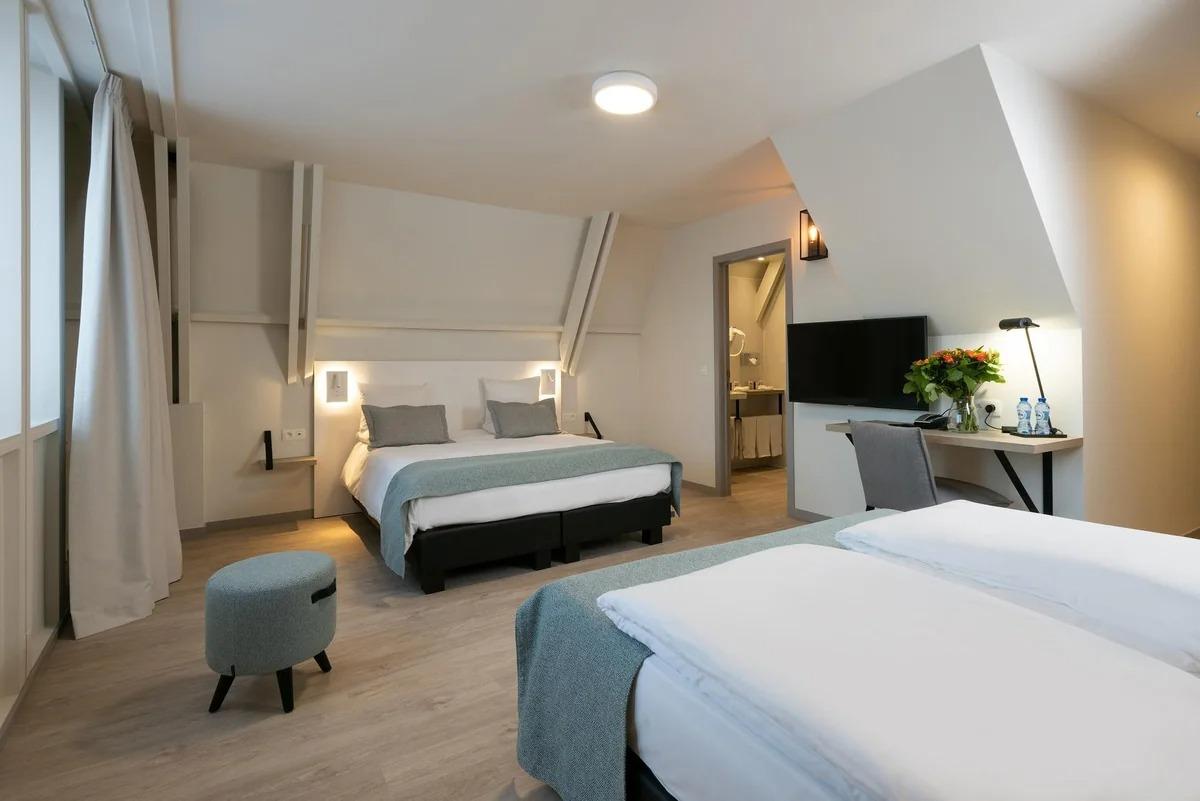Charming, Quadruple, 2 Queen Beds