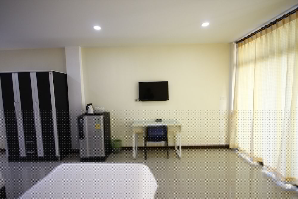 Charoensuk Grand Hotel 13/16