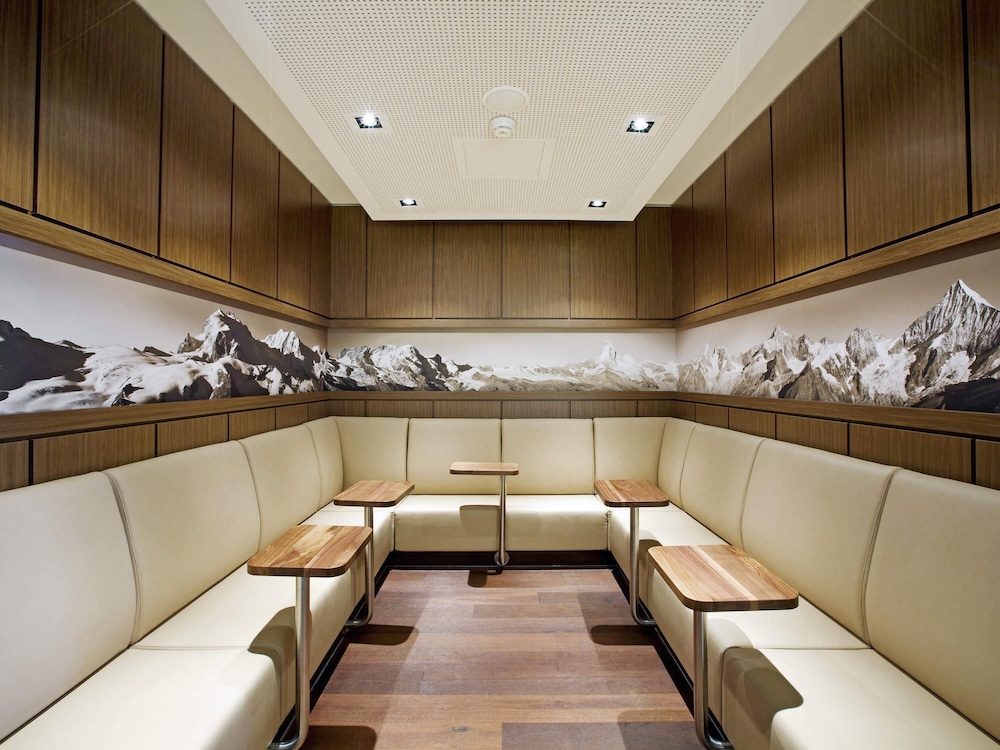 Movenpick Hotel Zurich Airport 36/68