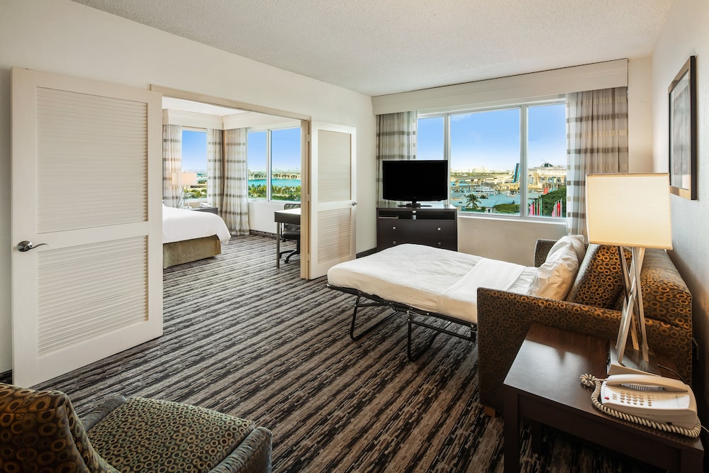 Holiday Inn Port of Miami Downtown Hotel 45/73