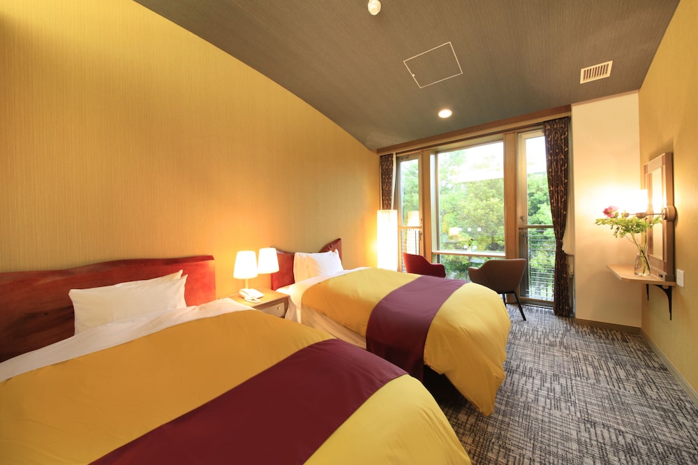 ROOM, TWIN BEDS, ADULT ONLY, MAIN BUILDING