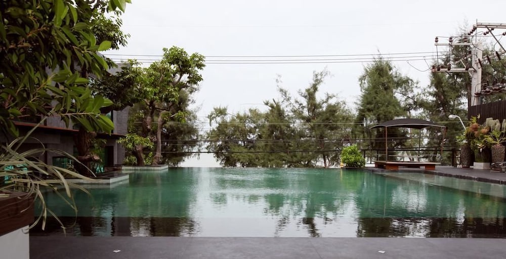 I Calm Resort Cha Am 7/72