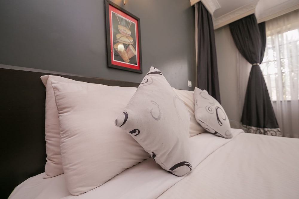 Meltonia Luxury Suites 16/50