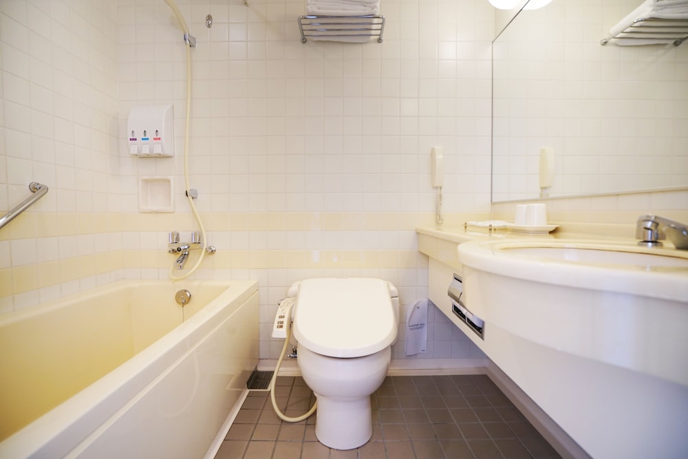 Bellevue Garden Hotel Kansai Airport 48/49