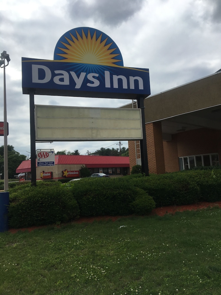 Days Inn By Wyndham Breezewood 5/34