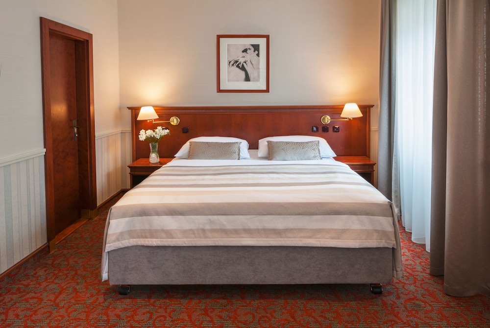Adria Hotel Prague 12/46