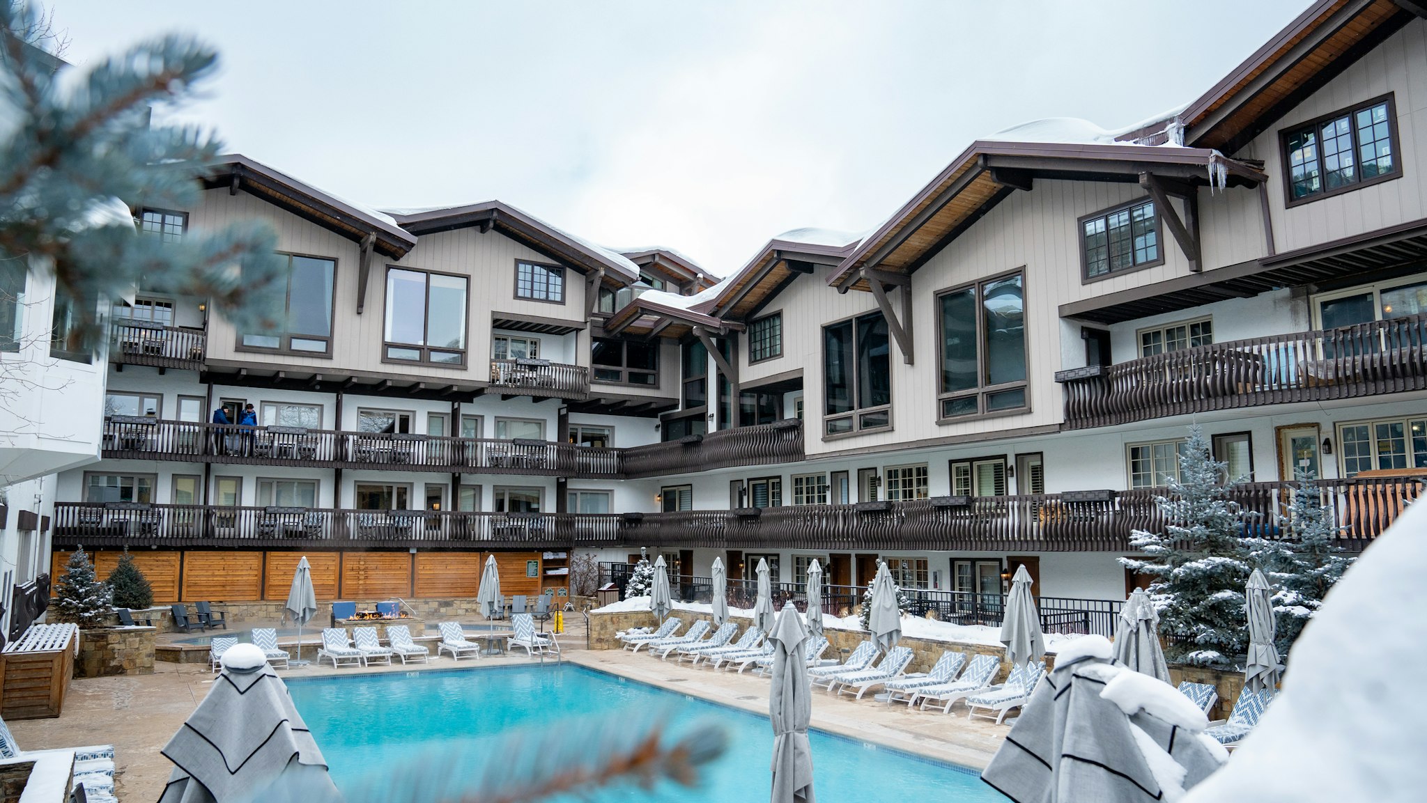 Lodge at Vail Rock Resorts 5/81