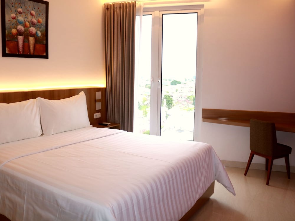 Surabaya River View Hotel 21/33