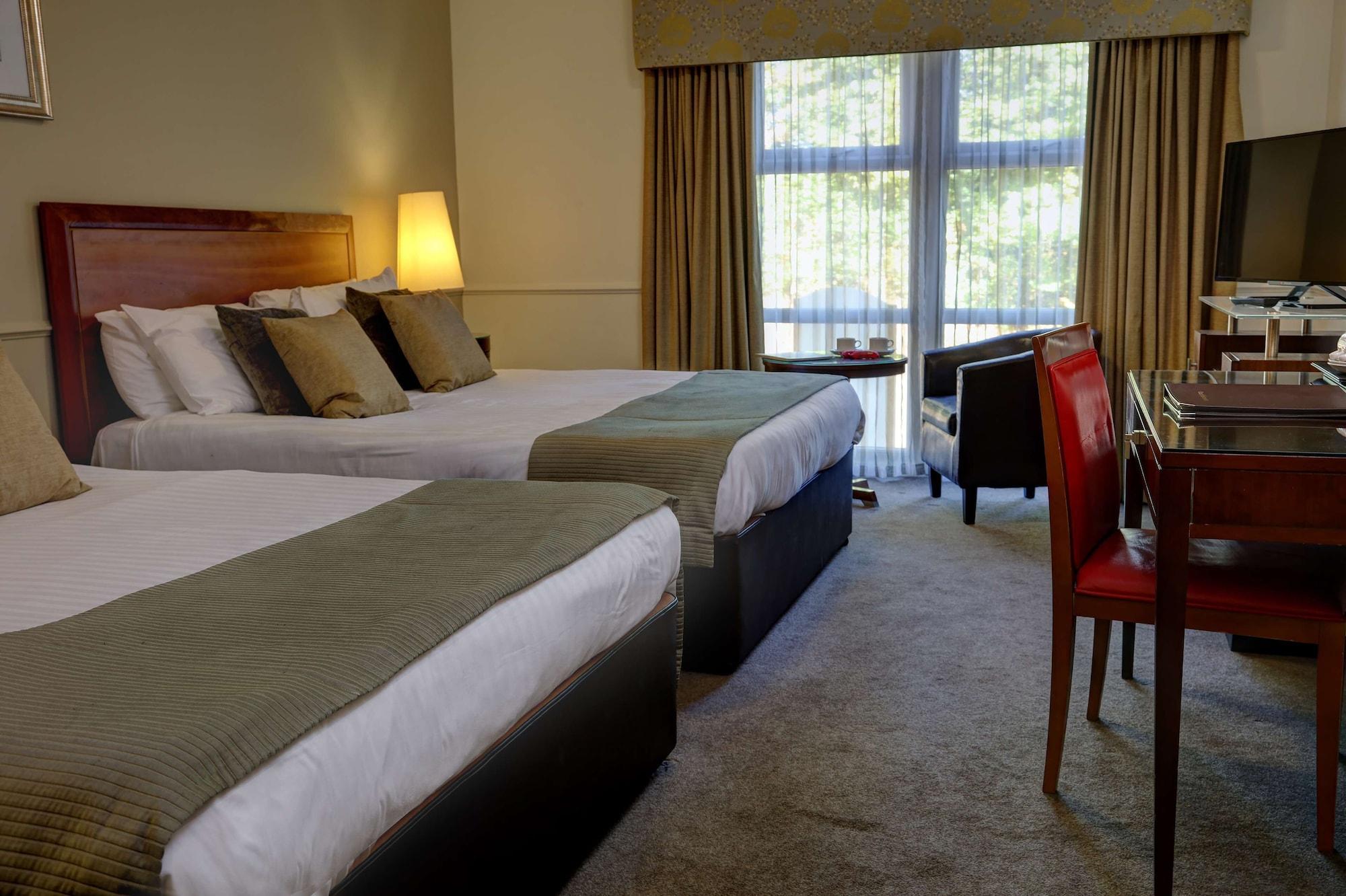 Family, Multiple Beds