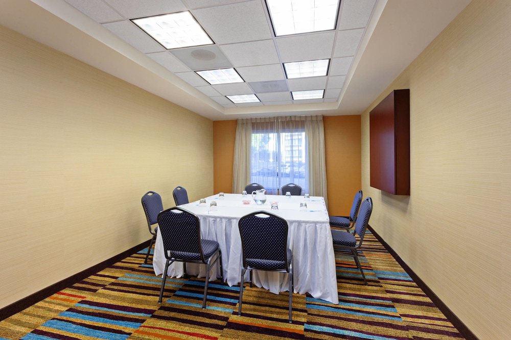 Fairfield Inn Suites Los Angeles West Covina 19/22