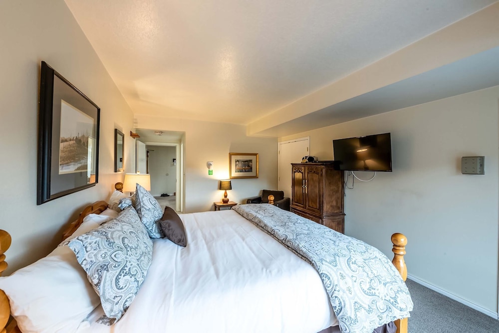 Shadow Ridge Resort Hotel By All Seasons Resort Lodging 31/77