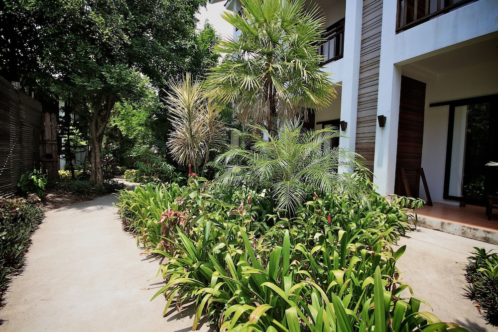 The Hive Hotel Samui 6/71