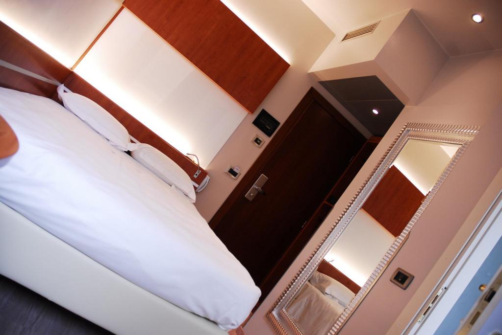 Room, Single, French Bed