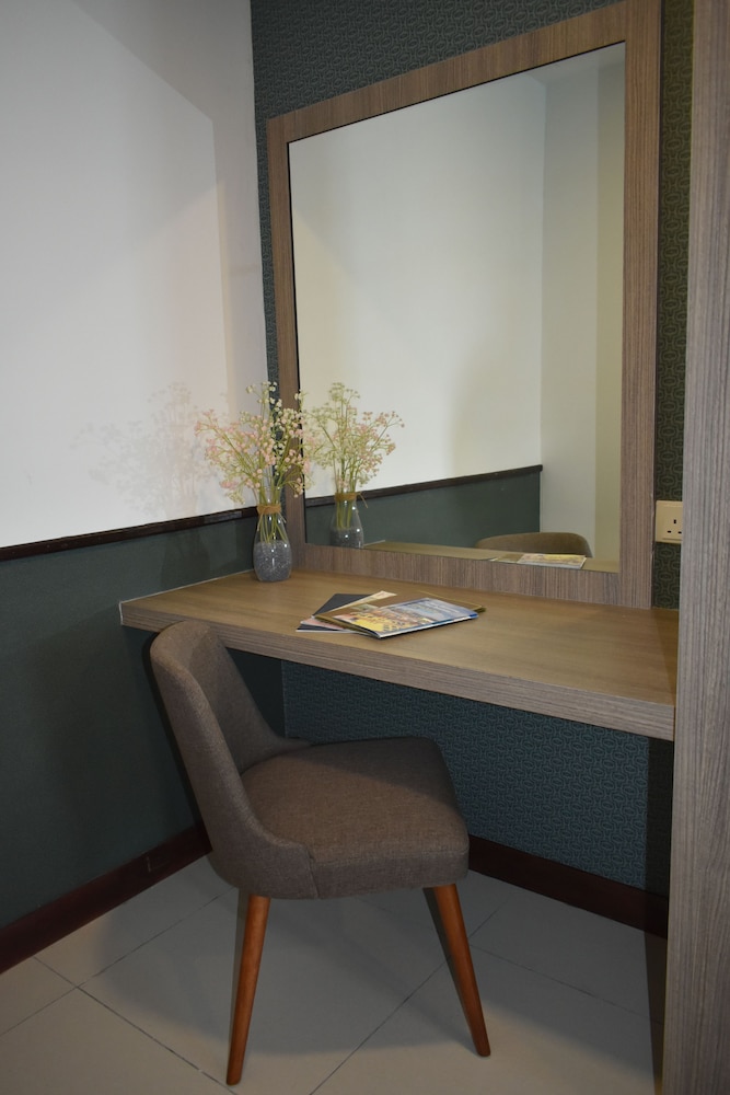 D Wharf Hotel And Serviced Residence 55/71