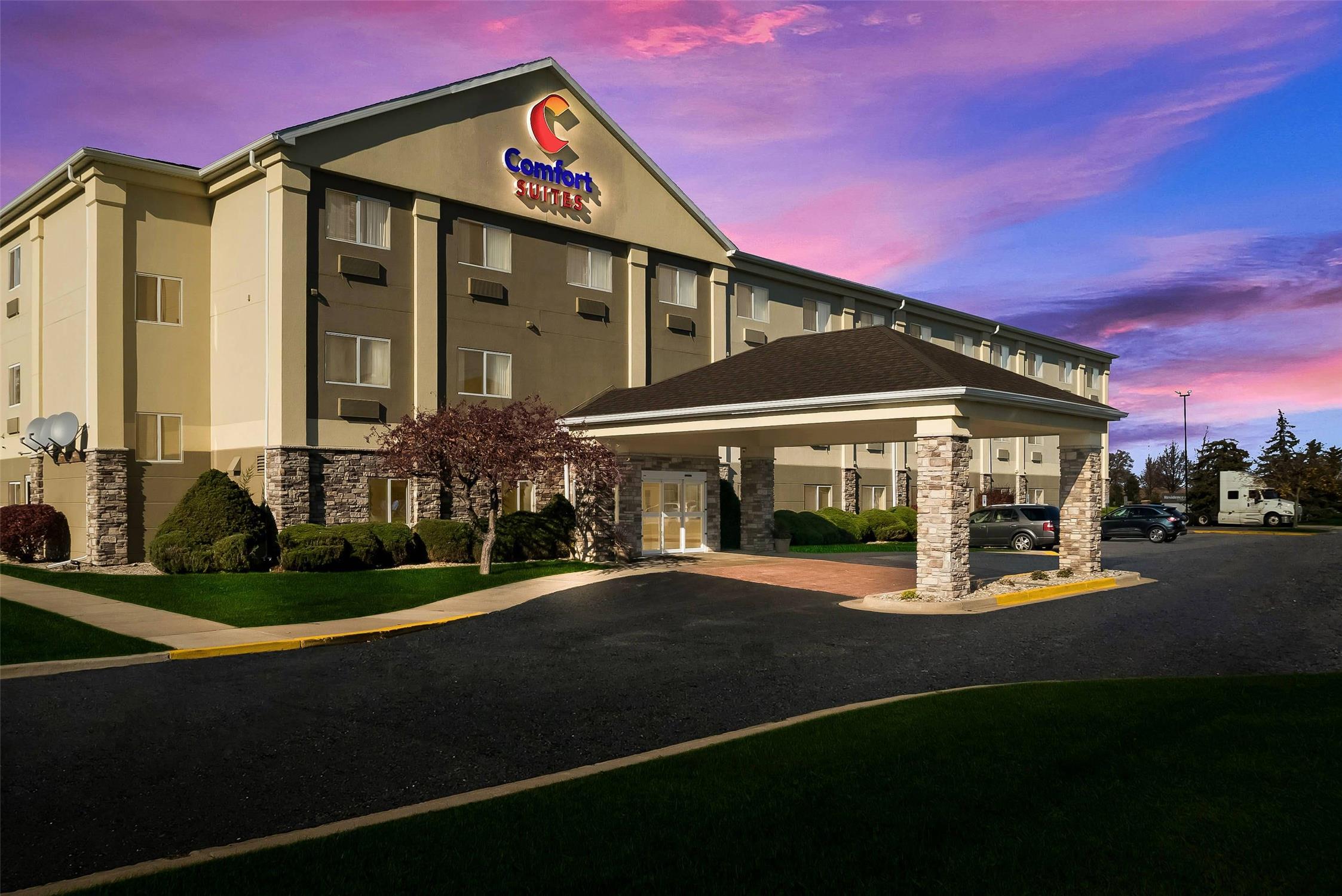 Comfort Suites Saginaw North 4/40
