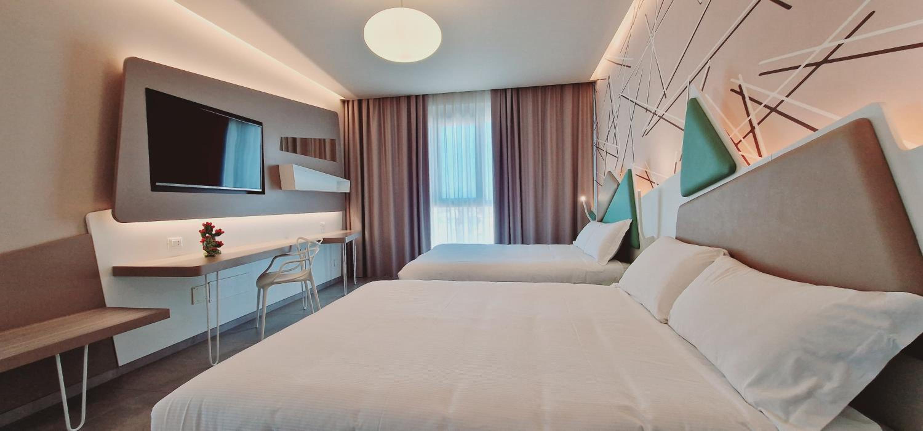 Suite, Sea View