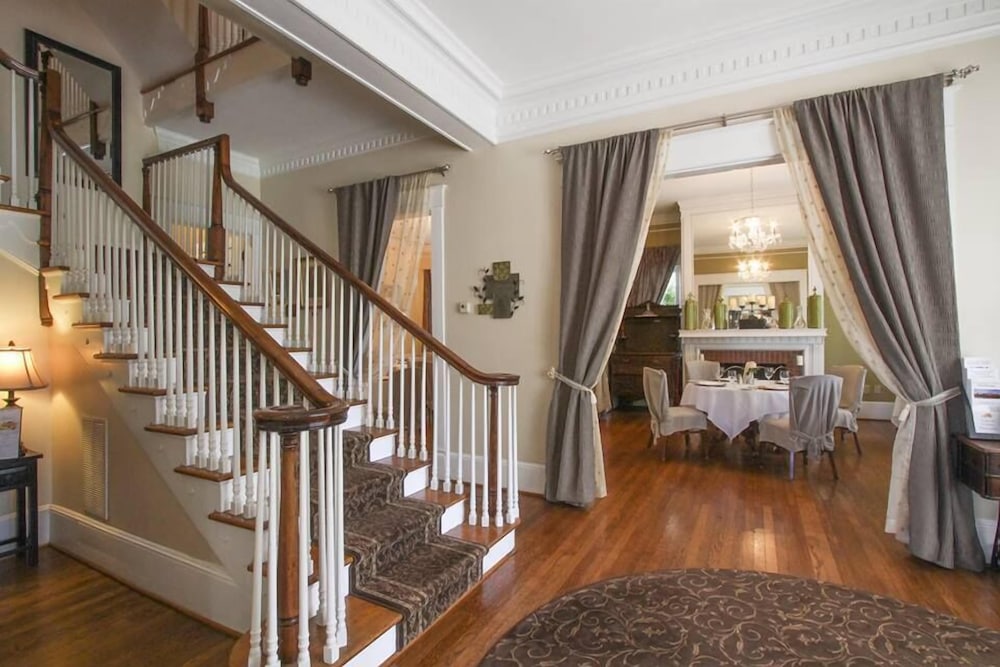 Burke Manor Inn & Pavilion 5/49