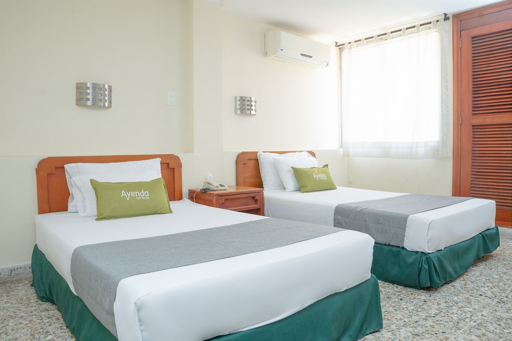 ROOM, TWIN BEDS