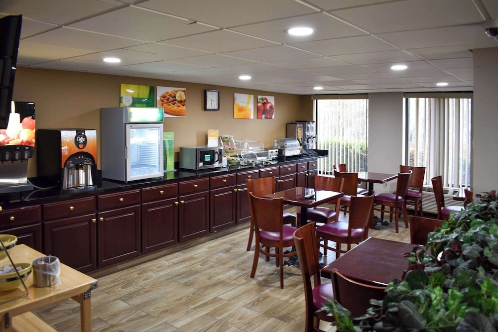 restaurant cafeteria